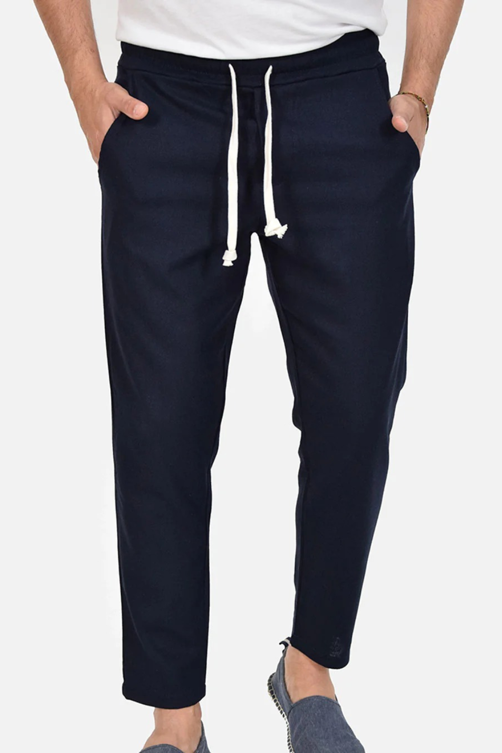 Pantalones con cordón en la cintura