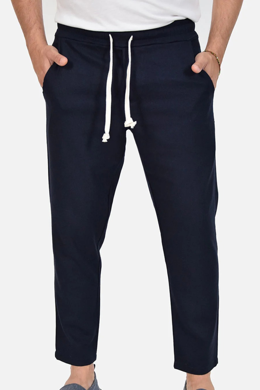 Pantalones con cordón en la cintura