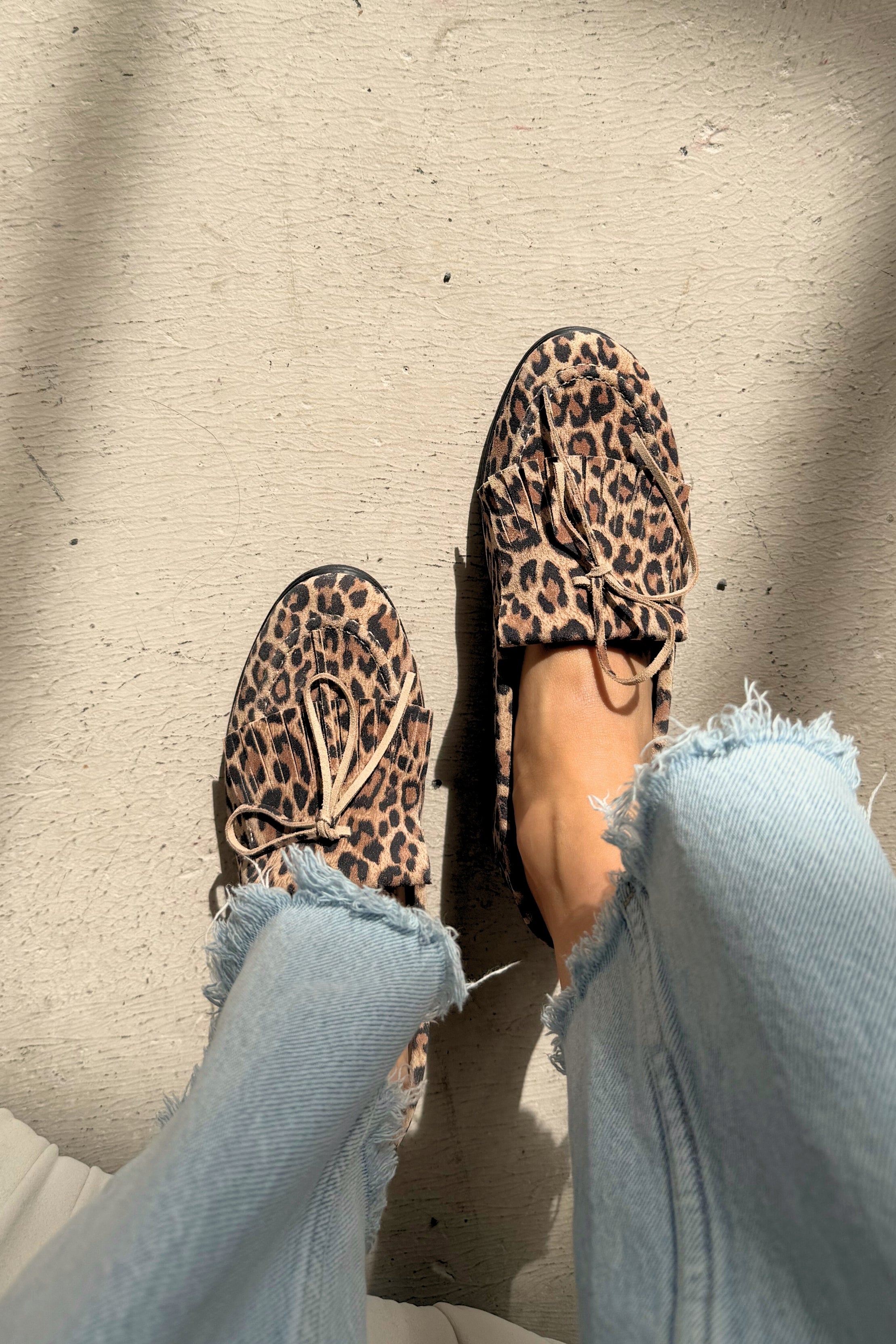 Mocasines de ante con estampado de leopardo