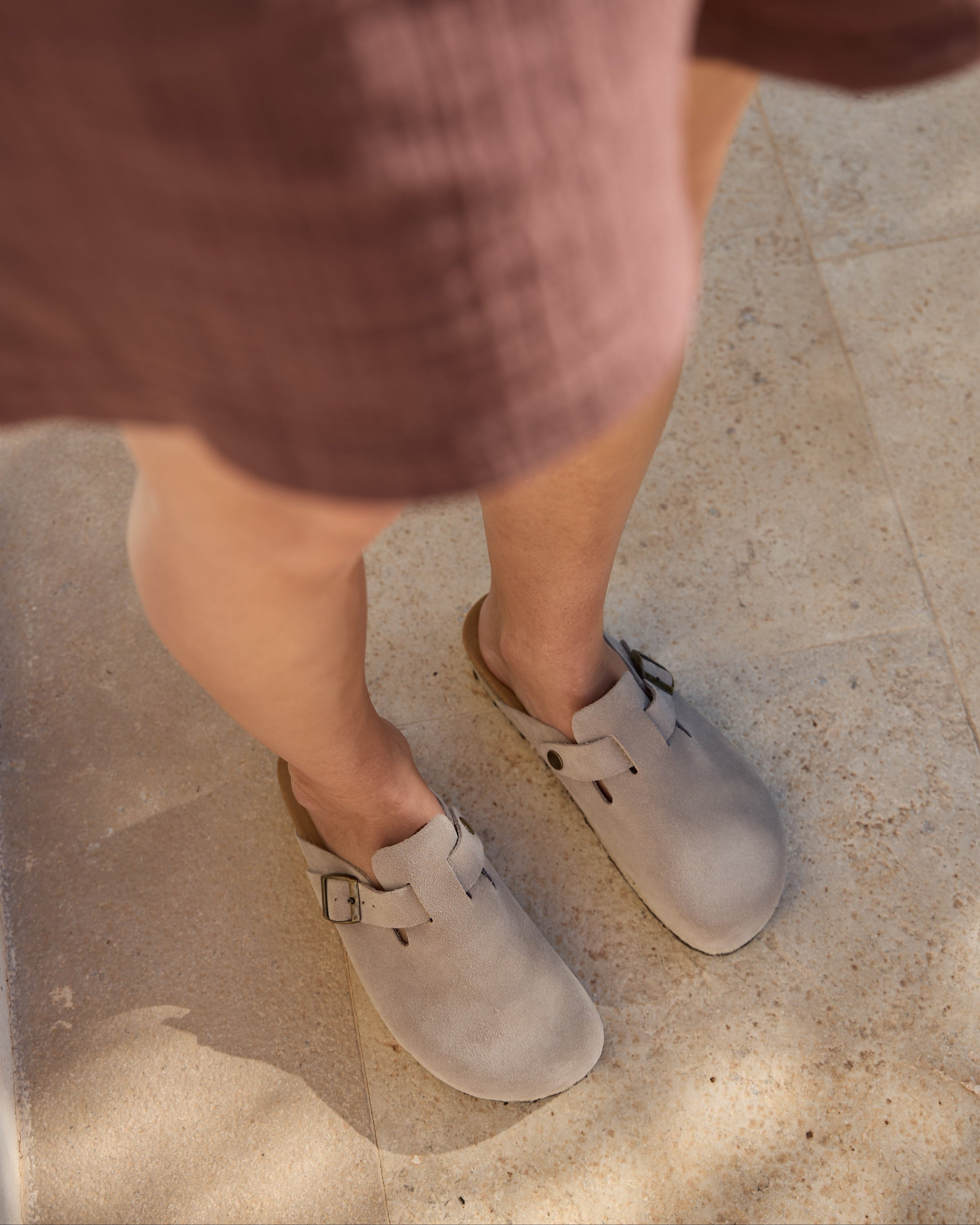 Zueco de ante unisex - gris topo
