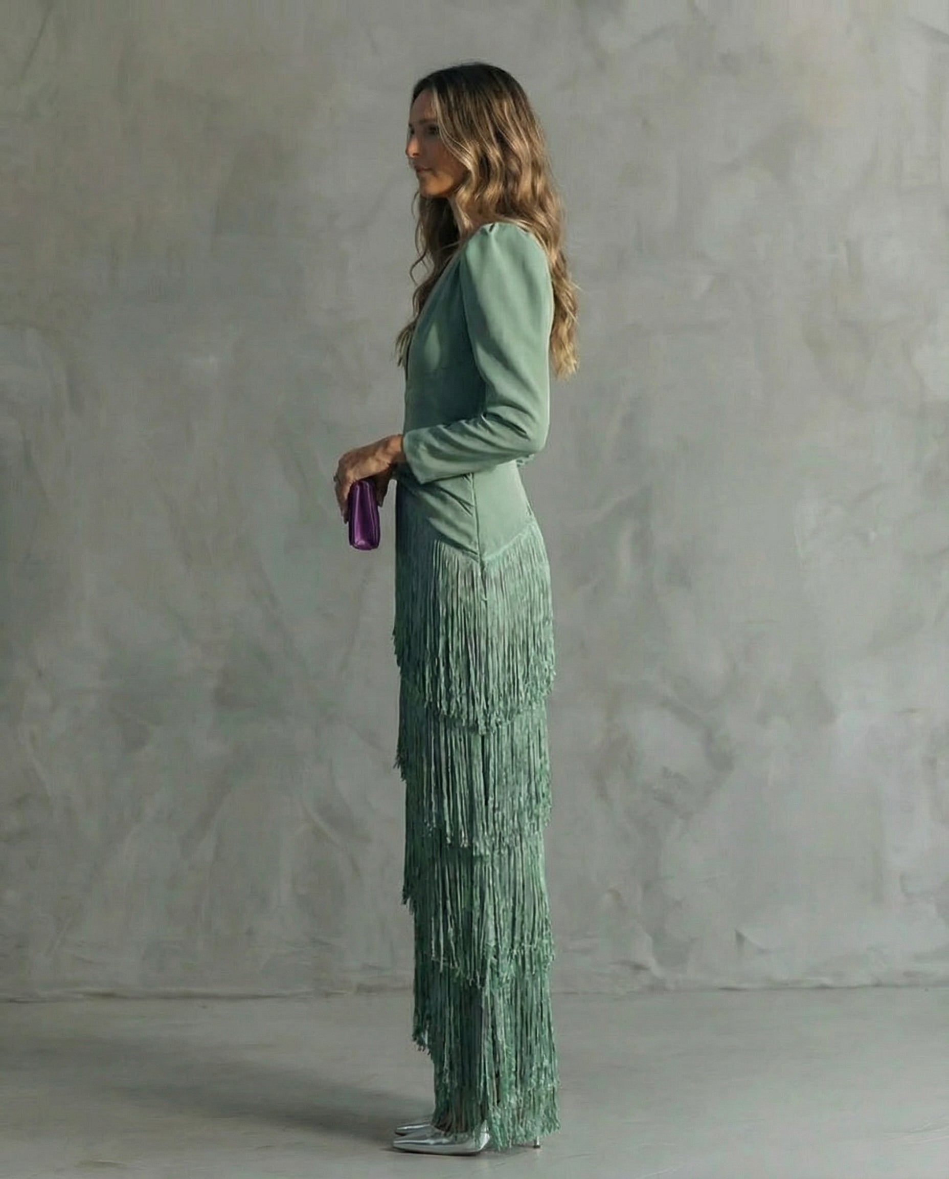 Chiara | Vestido elegante con mangas con flecos