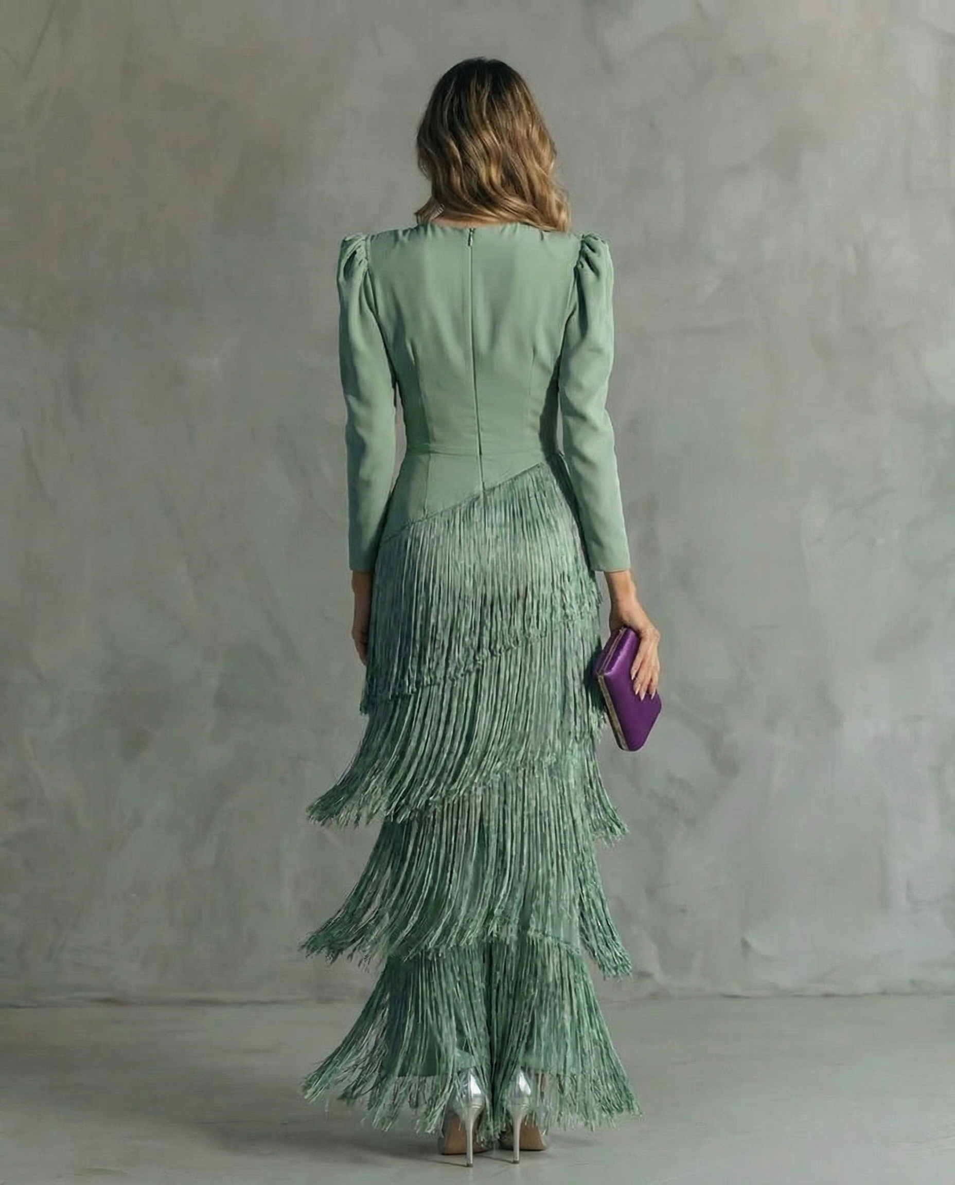 Chiara | Vestido elegante con mangas con flecos